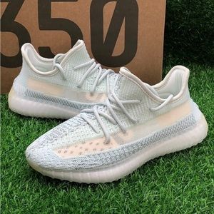Yeezy bost 350 cloud white